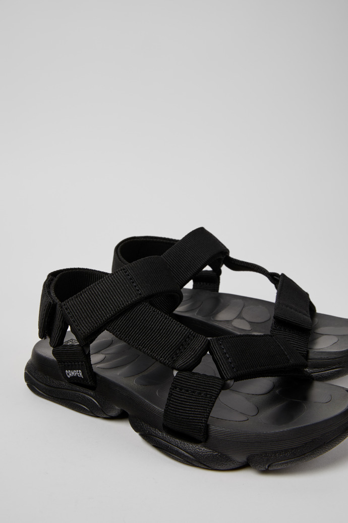 Camper Karst Sandal - Sandalias negras para mujer fabricadas con PET reciclado.