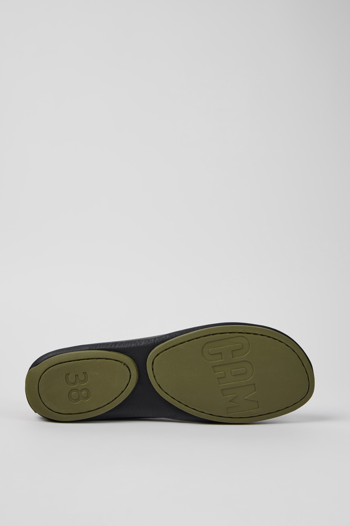 Camper Right - Mocasines negros de piel para mujer.