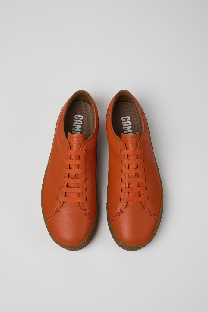 Camper Peu Terreno - Zapato de piel naranja para hombre.