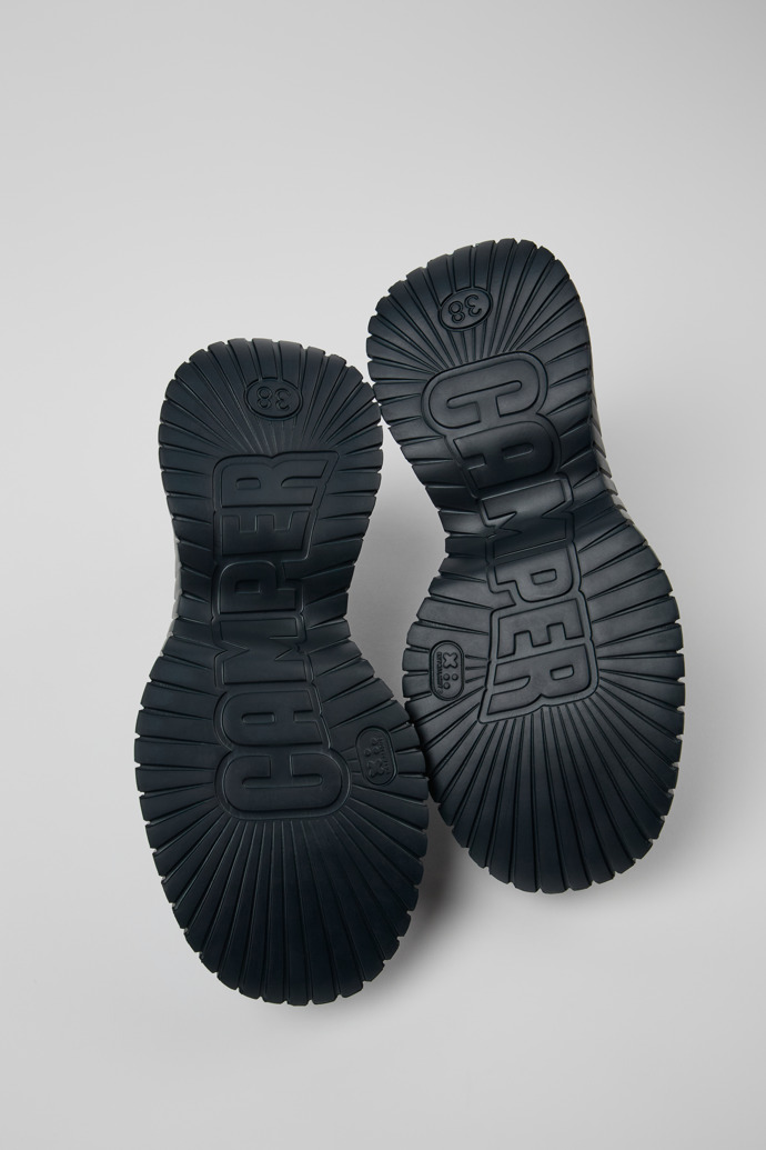 Camper BCN - Zapatos verdes de piel para mujer.