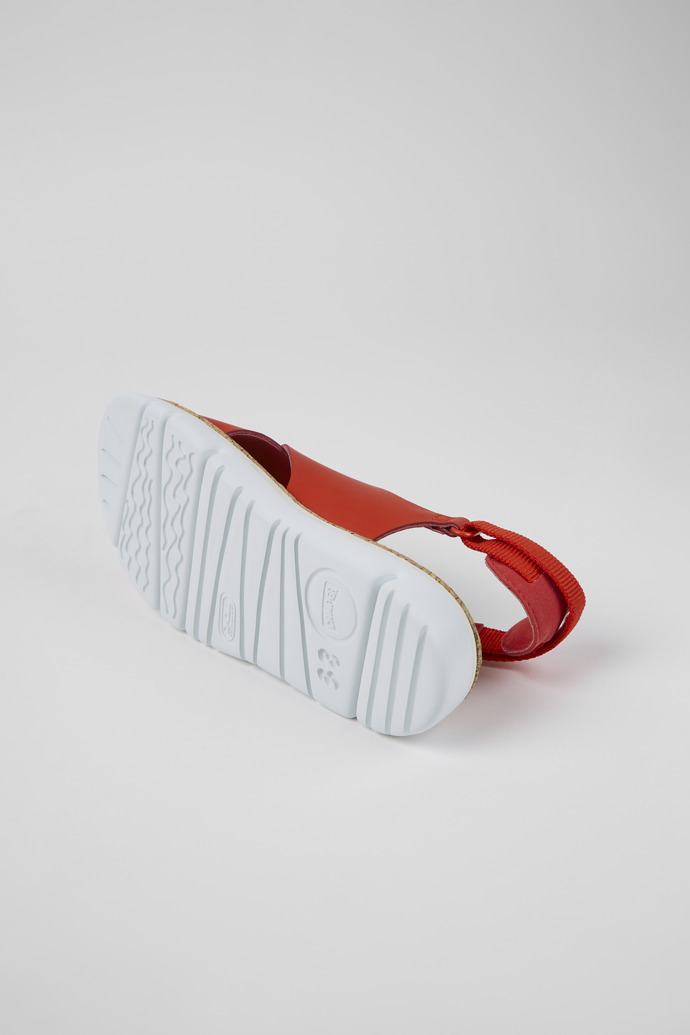Camper Oruga - Sandalias rojas de piel y textil para mujer.