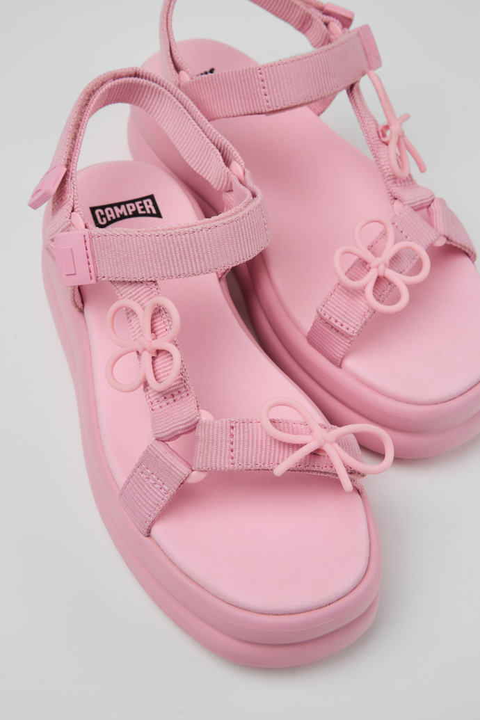 Camper Twins - Sandalias rosas para mujer fabricadas con PET reciclado.
