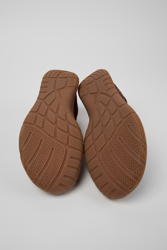 Camper Peu Path - Zapatilla de mujer de nobuk color vino.