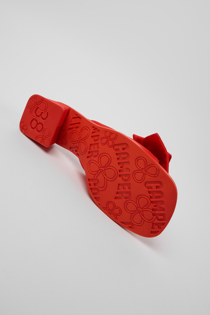 Camper Twins - Sandalia roja para mujer fabricada con PET reciclado.