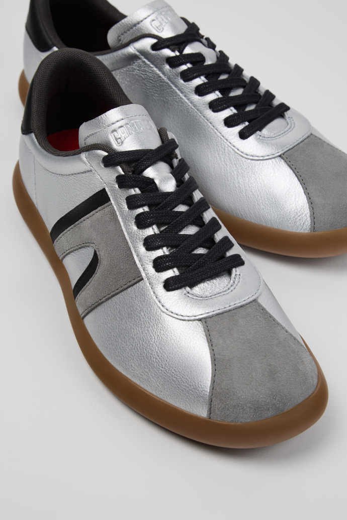 Camper Pelotas Soller - Zapatillas de piel y nobuk en gris plata para hombre.
