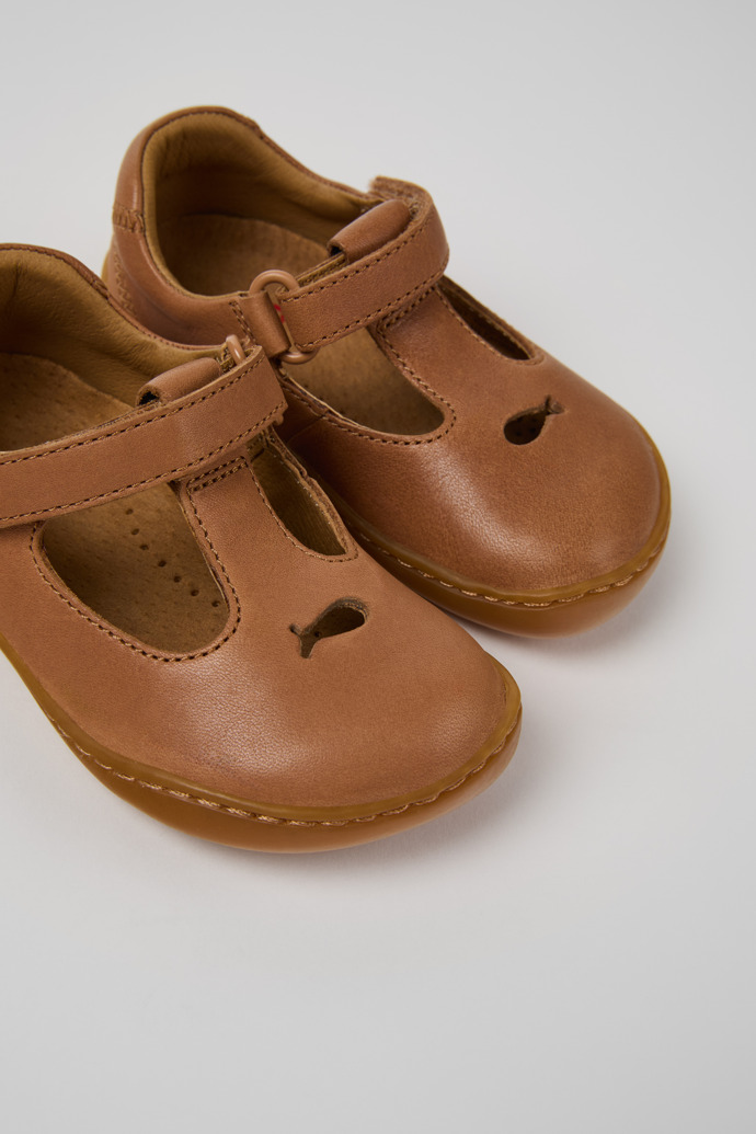 Camper Twins - Zapatillas de piel nude para niños.