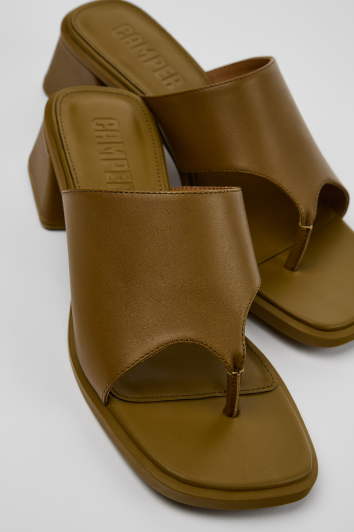 Camper Kora Sandal - Sandalia de piel verde para mujer.