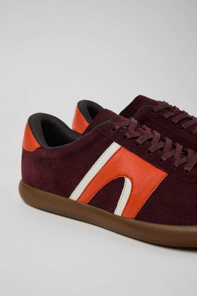 Camper Pelotas Soller - Zapatillas deportivas para hombre en color rojo vino de nobuk/piel.