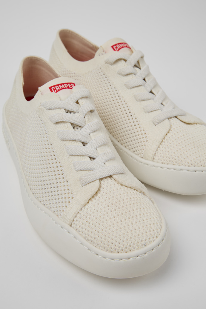 Camper Peu Touring - Zapatillas blancas para mujer fabricadas con PET reciclado.
