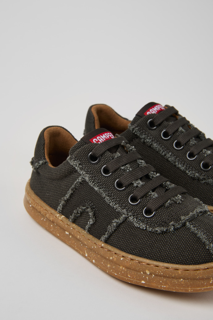 Camper Runner - Zapatillas infantiles grises de algodón reciclado.