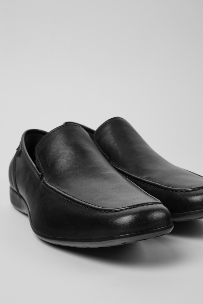 Camper Mauro - Mocasines negros de piel para hombre.