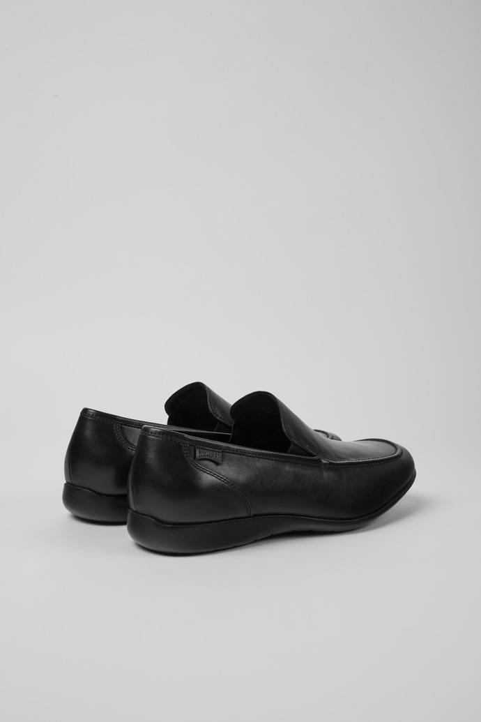 Camper Mauro - Mocasines negros de piel para hombre.