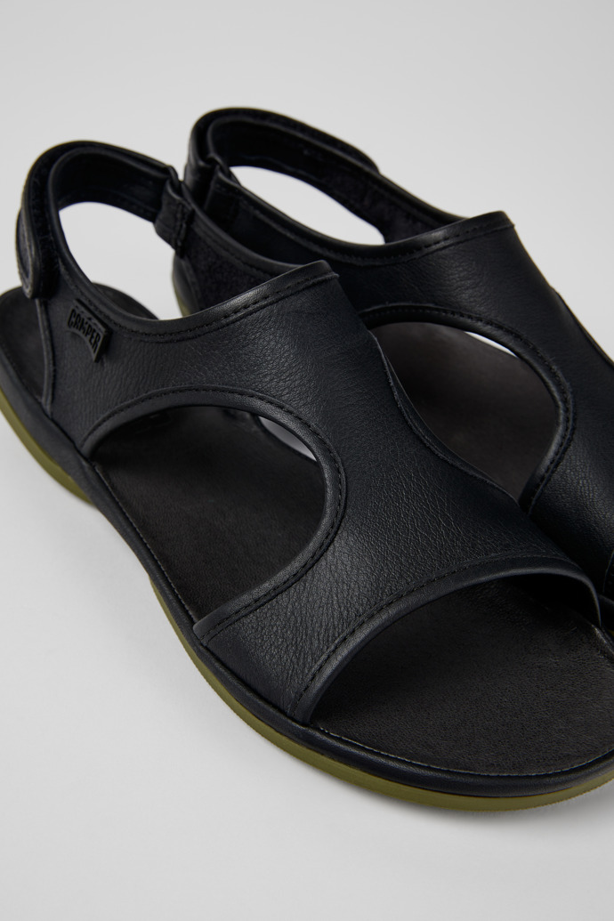 Camper Right - Sandalias negras de piel para mujer