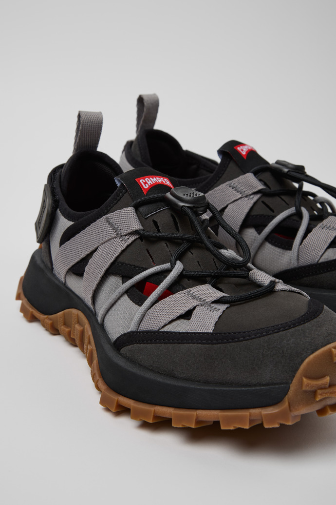 Camper Drift Trail VIBRAM - Zapatillas grises para mujer fabricadas con PET reciclado y piel nobuk.