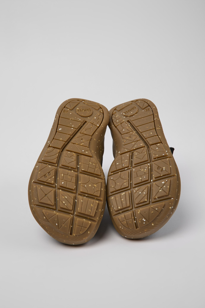 Camper Ergo - Zapatos negros de tela para niños.