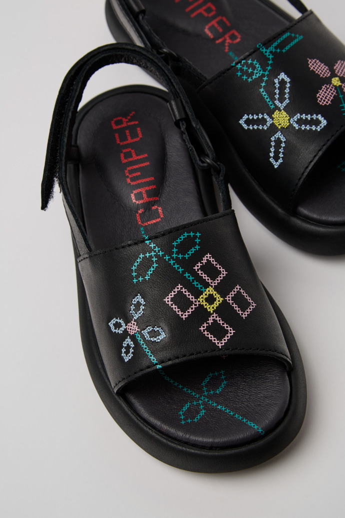 Camper Twins - Sandalias negras de piel para niños.