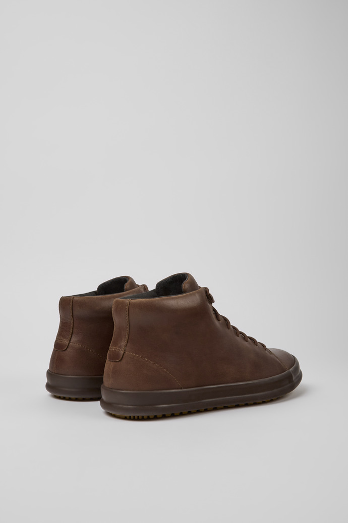 Camper Chasis - Botines casuales para hombre en marrón.