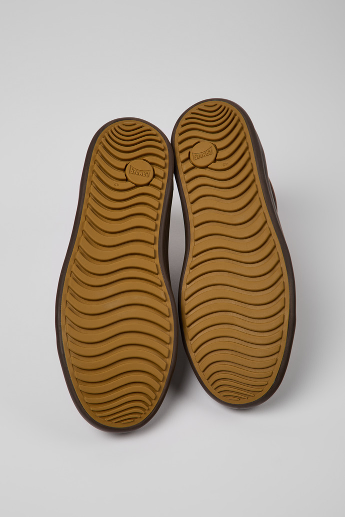 Camper Chasis - Botines casuales para hombre en marrón.