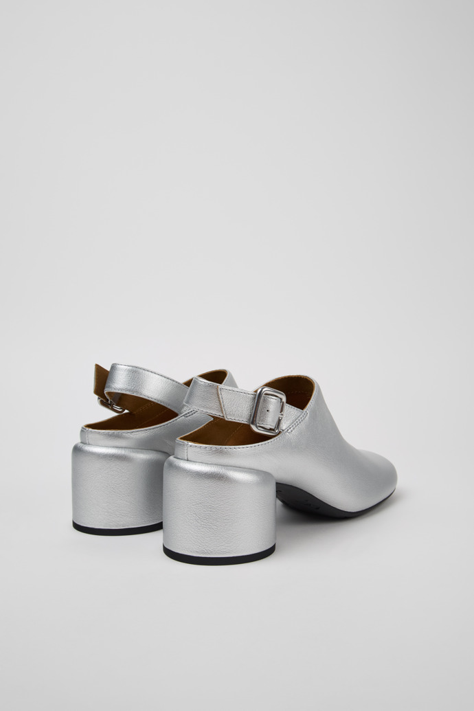 Camper Niki - Zapatos de piel semiabiertos plateados para mujer.