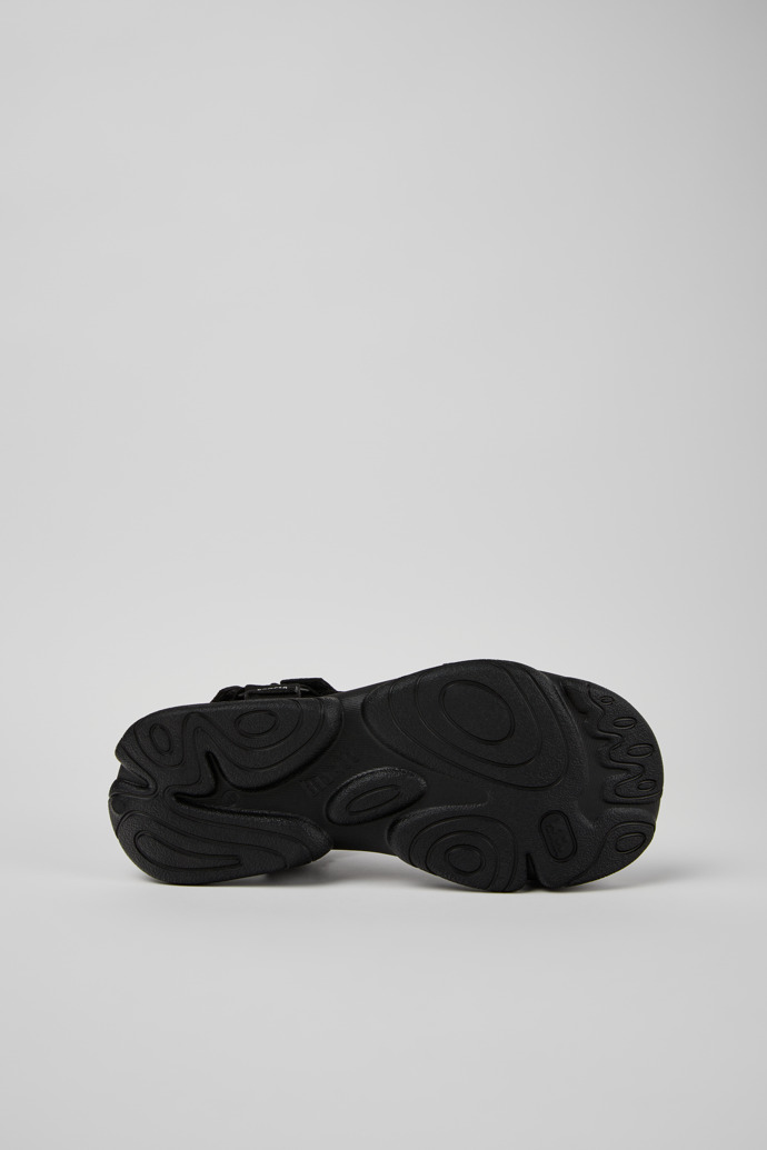 Camper Karst Sandal - Sandalia negra para hombre fabricada con correa de PET reciclado.
