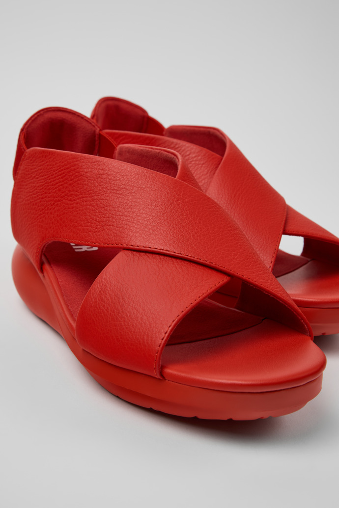 Camper Balloon - Sandalias rojas de piel para mujer.