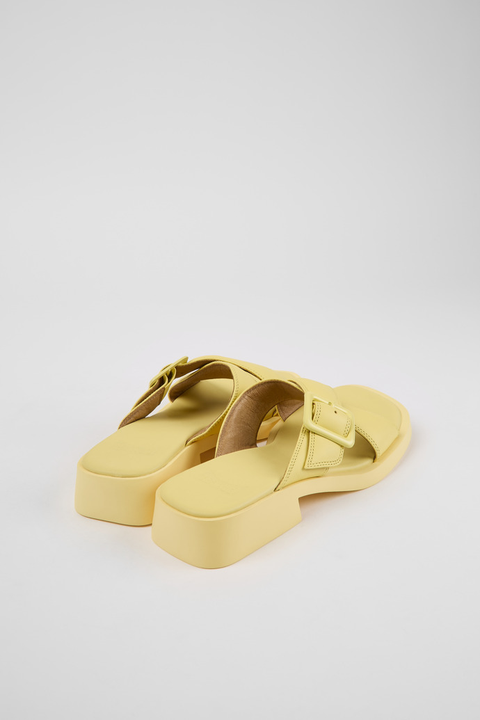Camper Dana - Sandalias amarillas de piel para mujer.