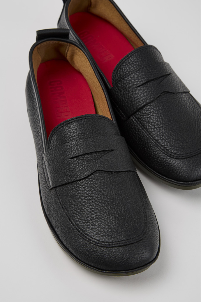 Camper Right - Zapatos negros de piel para mujer.