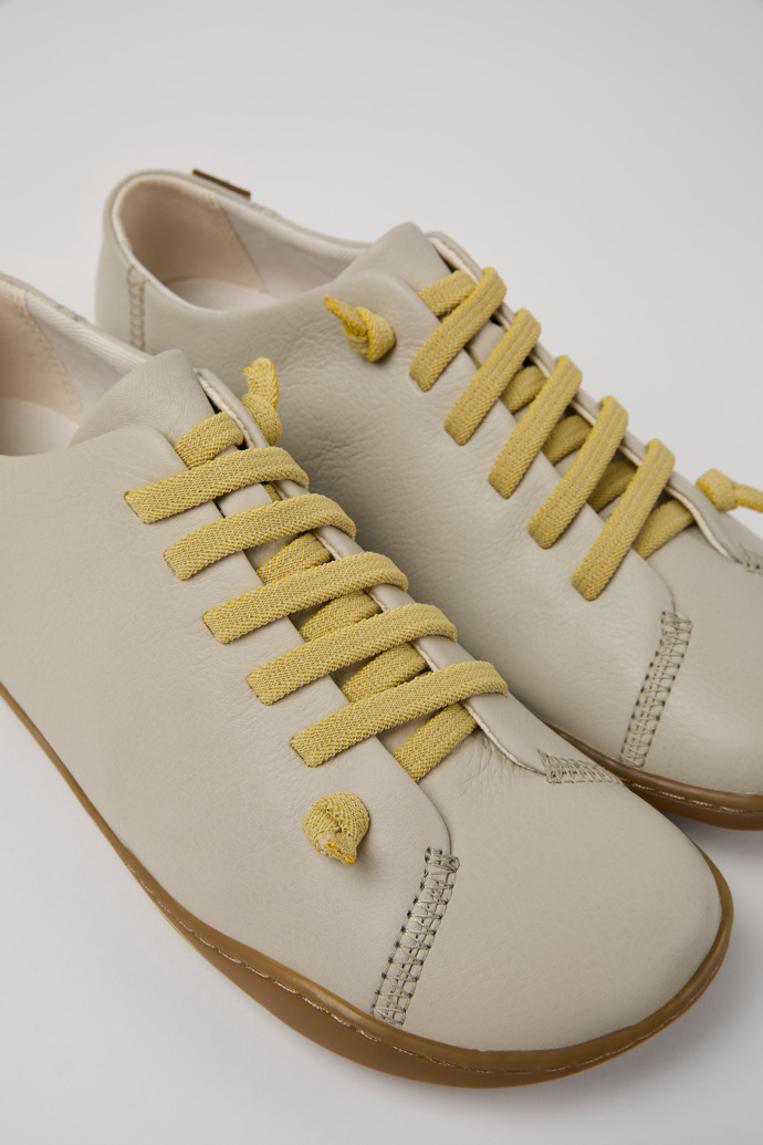 Camper Peu - Zapato de piel gris para mujer.