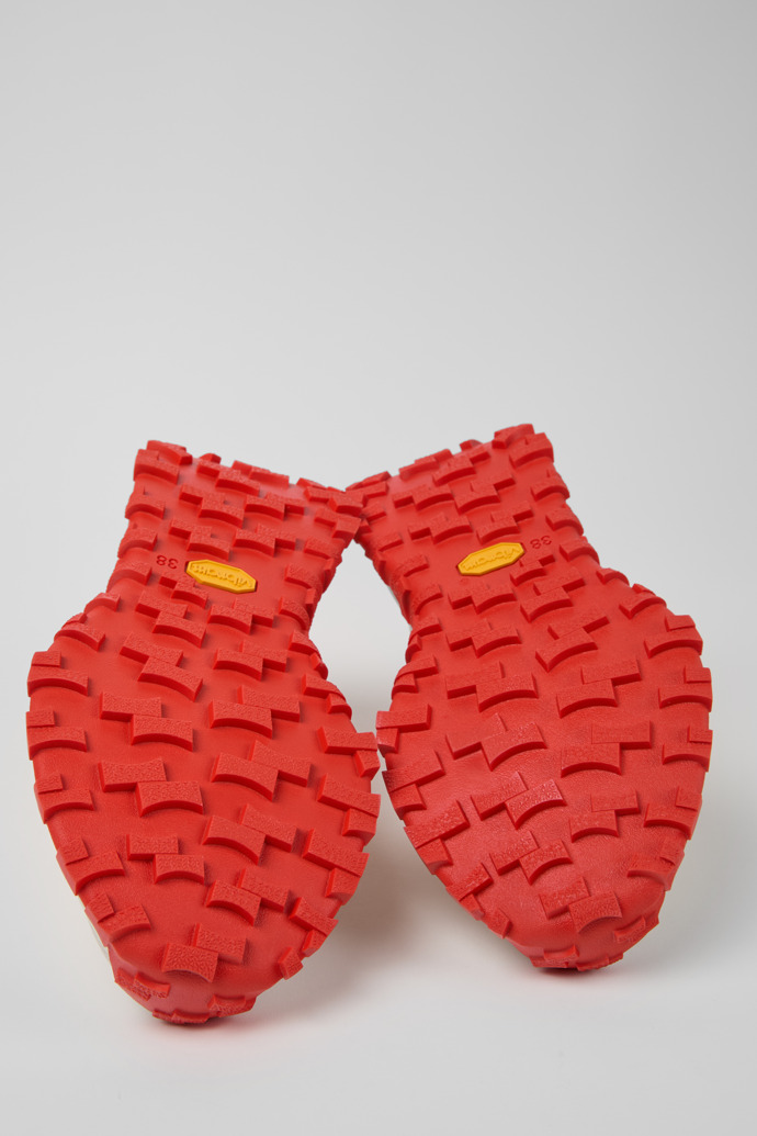 Camper Drift Trail VIBRAM - Zapatillas blancas para mujer de PET reciclado y piel nobuk.