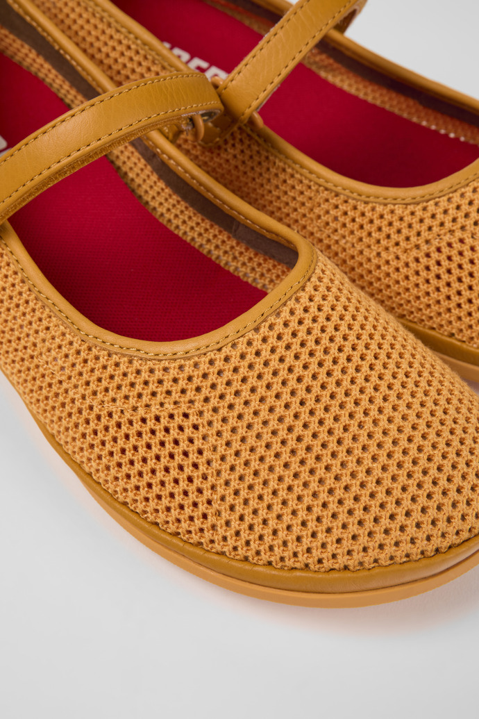 Camper Right - Bailarinas naranjas de tela/piel para mujer.