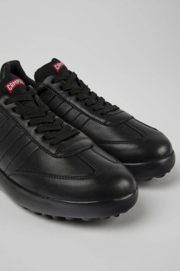 Camper Pelotas XLF - Zapatilla textil negra para mujer.