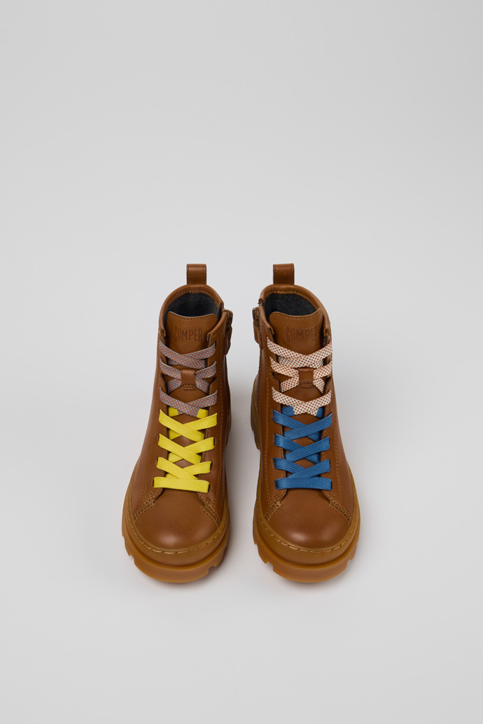 Camper Twins - Botines de piel marrón para niño.