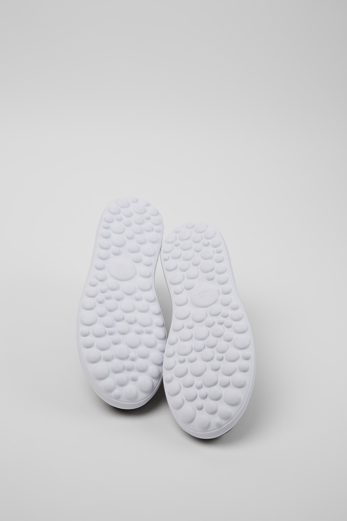 Camper Pelotas XLite - Zapatillas verdes para hombre fabricadas en PET reciclado y piel nobuk.