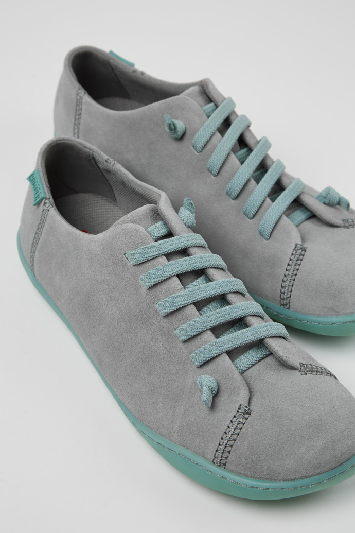 Camper Peu - Zapatos de piel nobuk gris para mujer.
