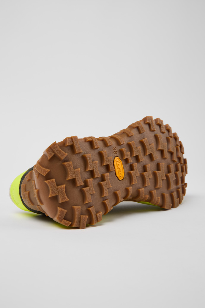 Camper Drift Trail VIBRAM - Zapatillas multicolor para mujer fabricadas con PET reciclado y piel nobuk.