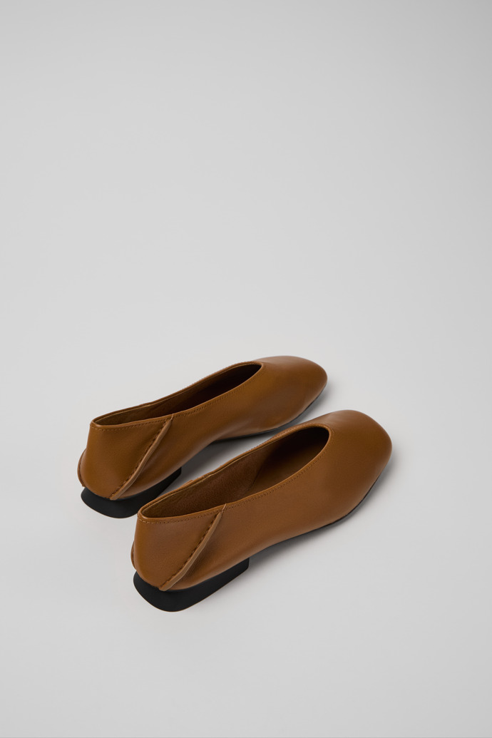 Camper Casi Myra - Bailarinas marrones de piel para mujer.