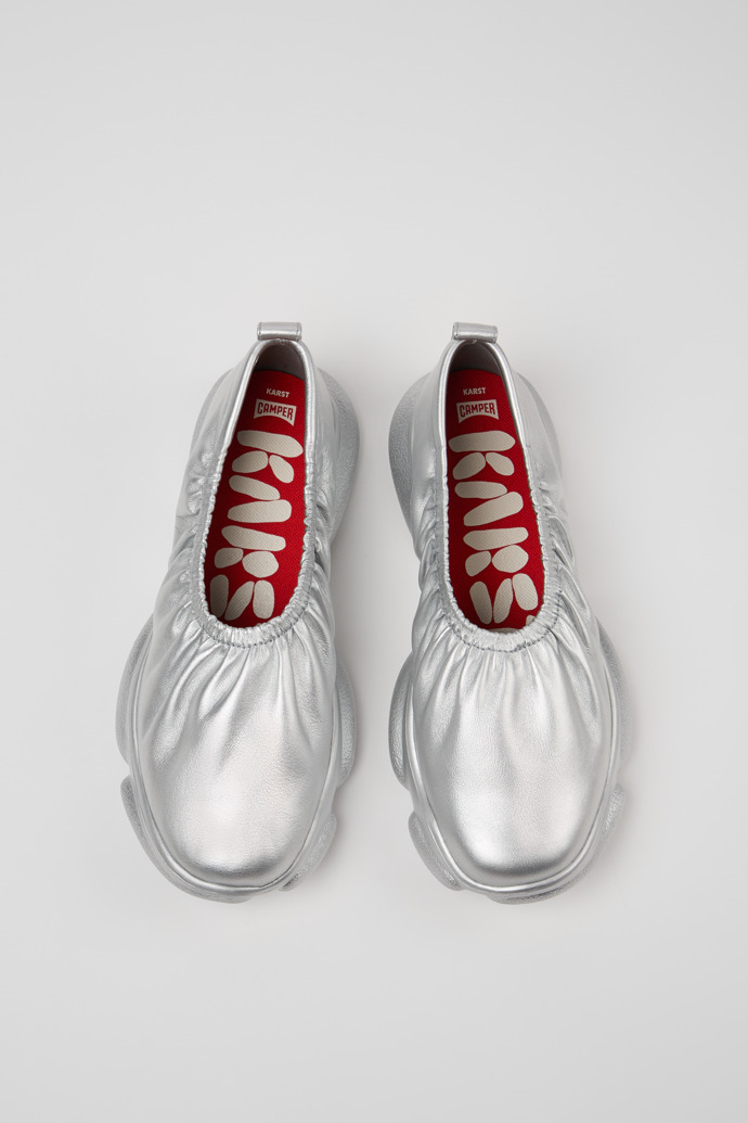 Camper Karst - Zapato de piel plateada para mujer.