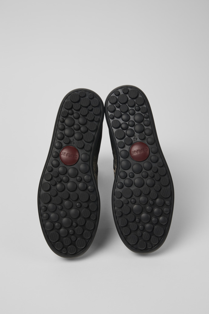 Camper Pelotas - Botín gris de piel para hombre.