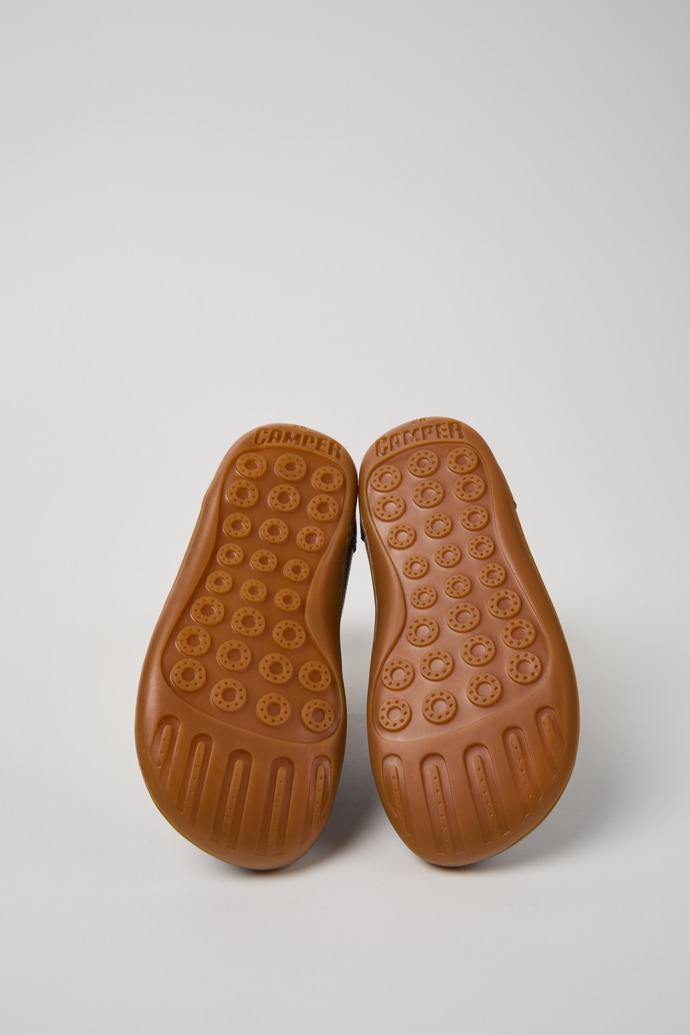 Camper Peu - Botín infantil de piel plateada.