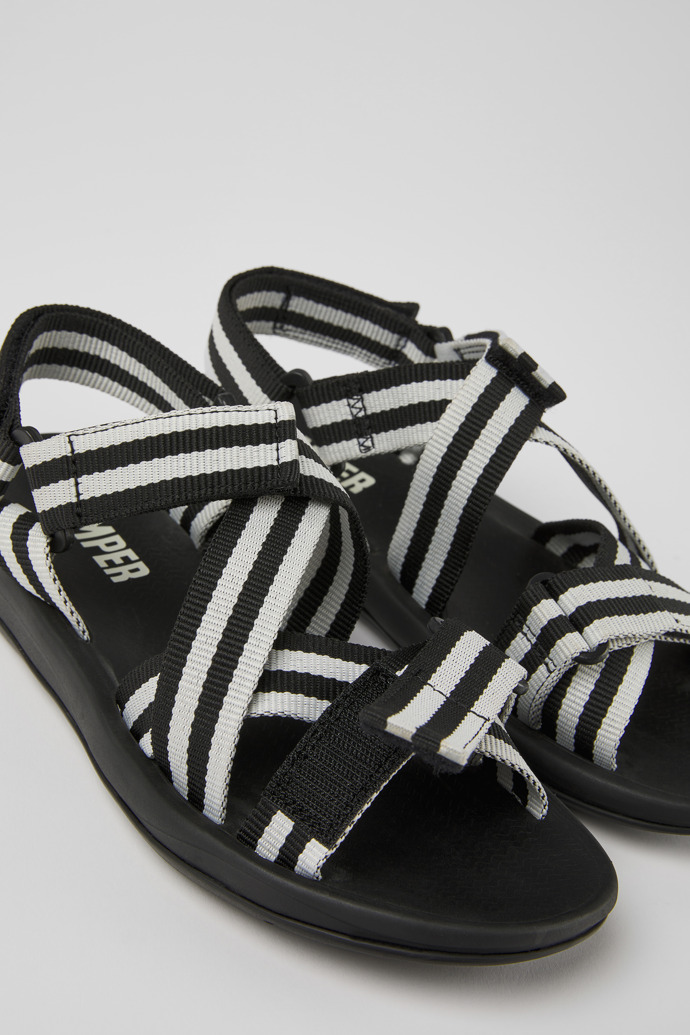 Camper Match - Sandalias de tela blancas y negras para mujer