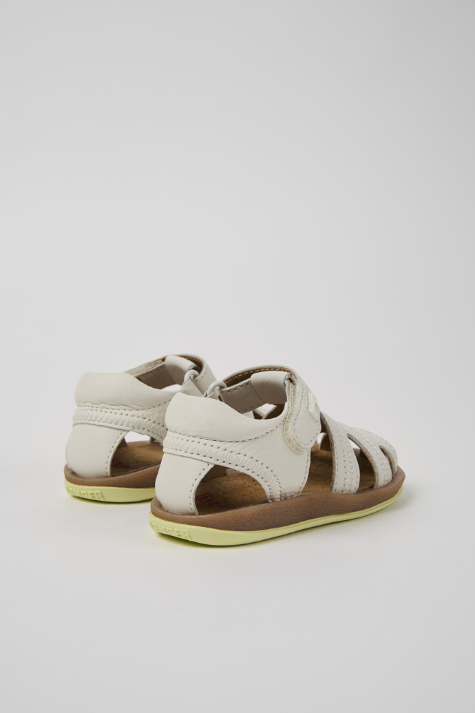 Camper Bicho - Sandalia infantil de piel blanca.