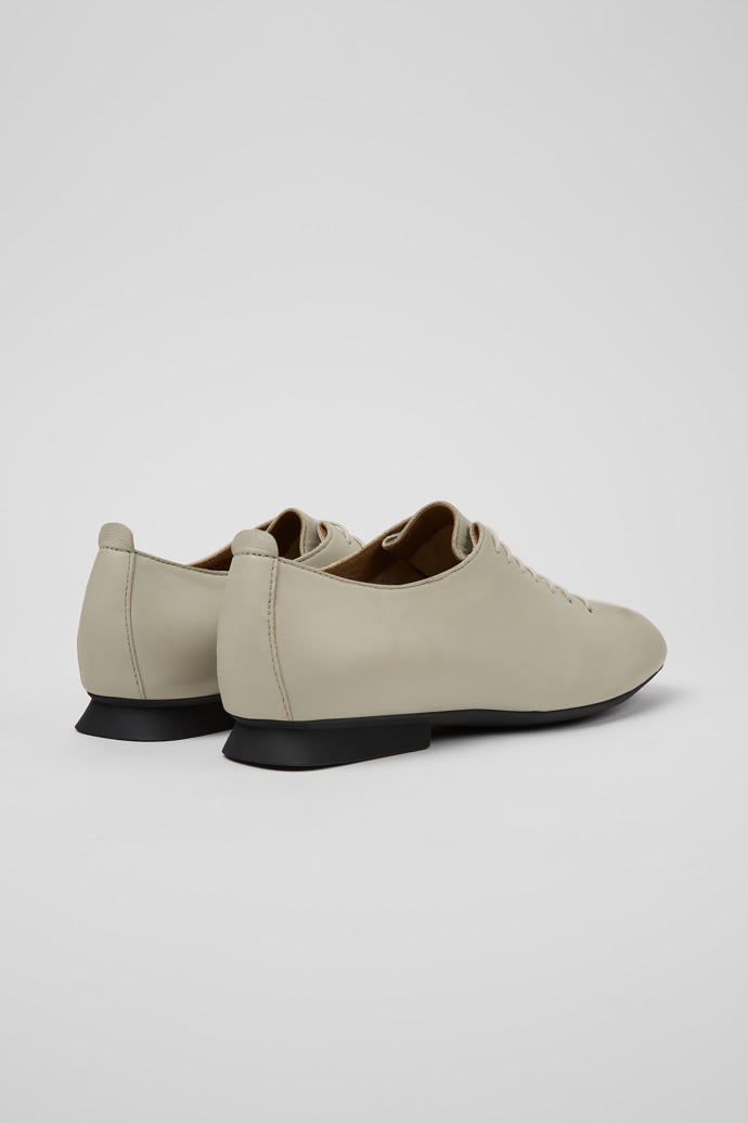 Camper Casi Myra - Zapato de piel gris para mujer.