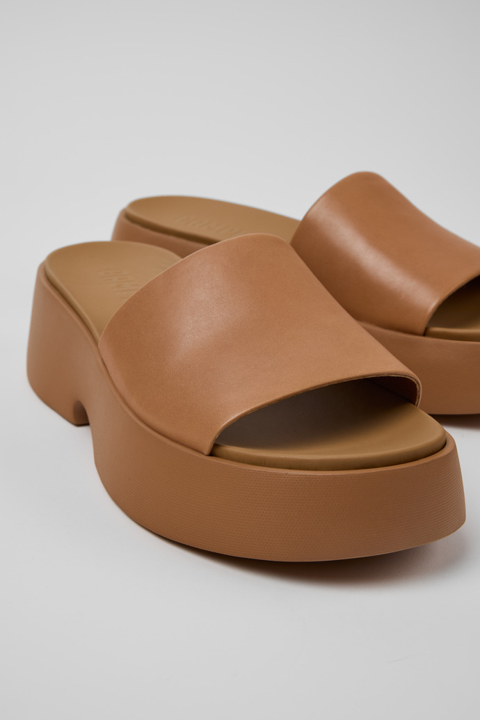 Camper Tasha - Sandalias de piel color nude para mujer.