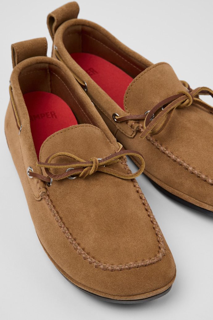 Camper Right Nina - Bailarinas marrones de nobuk para mujer.