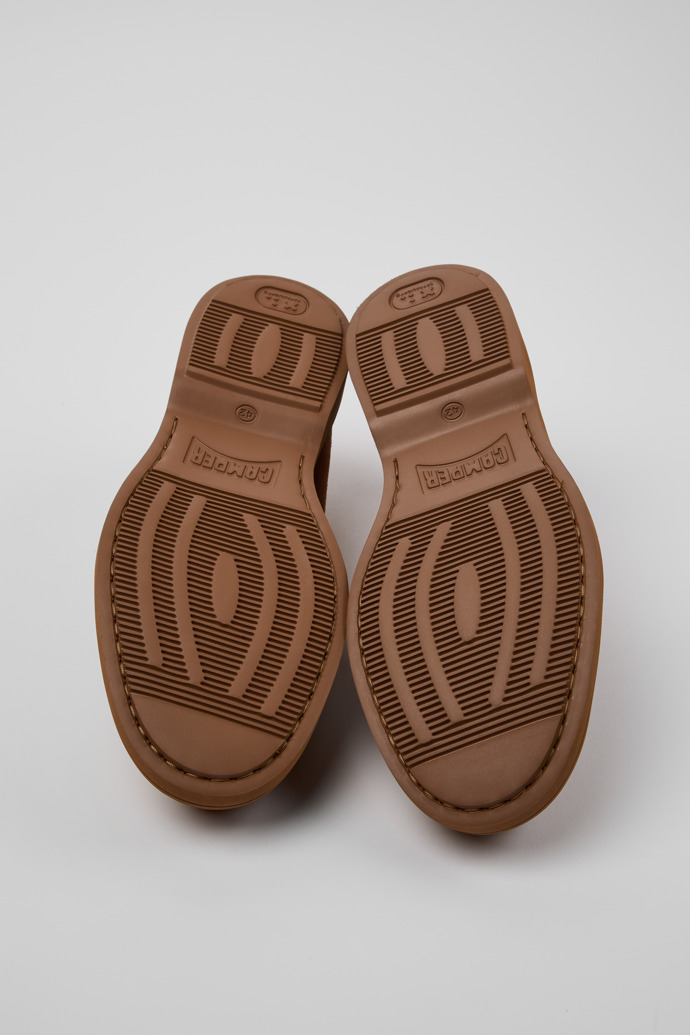 Camper Norman - Zapato marrón para hombre fabricado en piel nobuk.