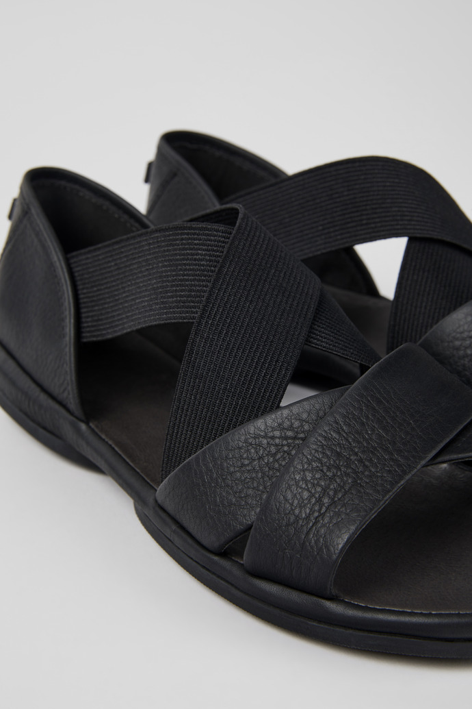 Camper Right - Sandalias de piel negra para mujer.