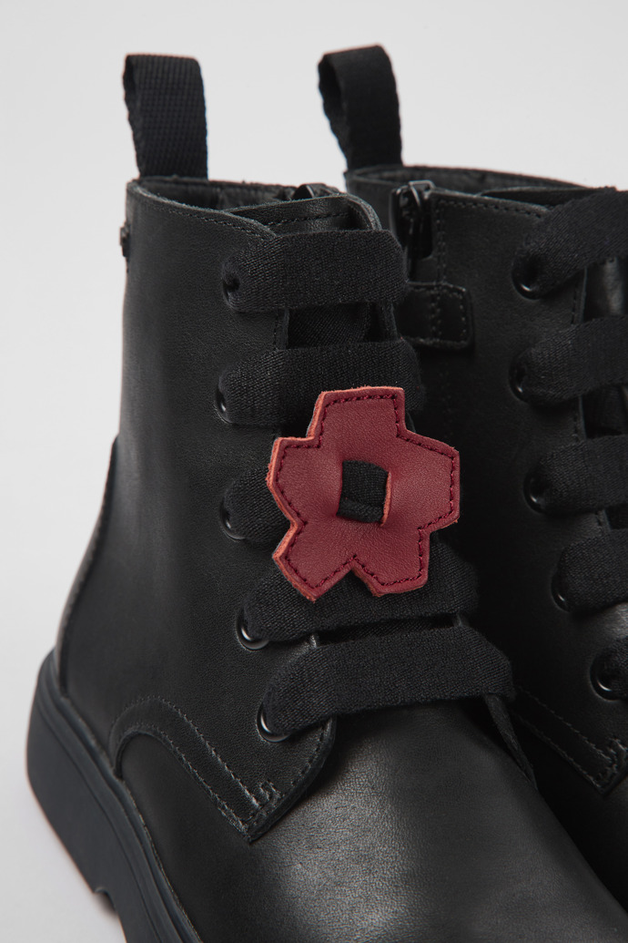 Camper Twins - Botines negros de piel para niño.