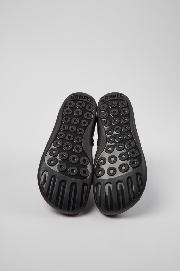 Camper Peu - Botines negros de piel para mujer.