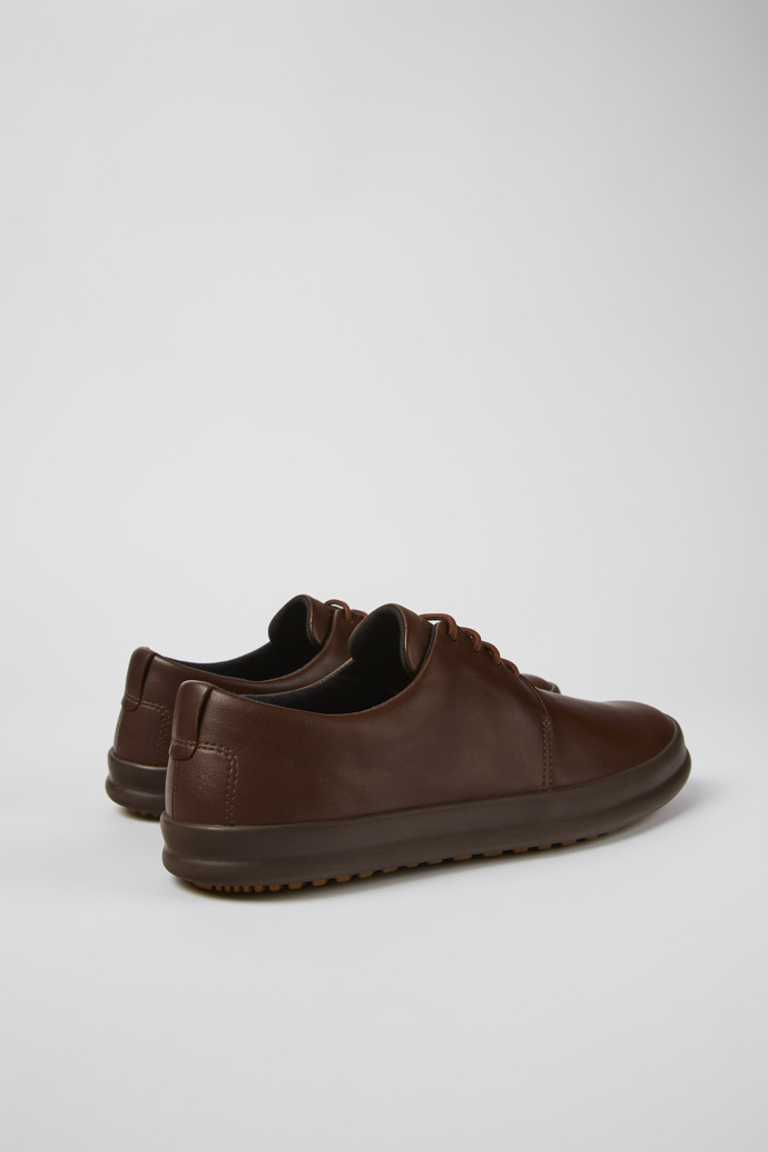 Camper Chasis - Zapatos de piel marrón para hombre.