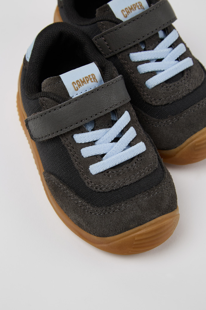Camper Dadda - Zapatillas infantiles negras de textil y nobuk.